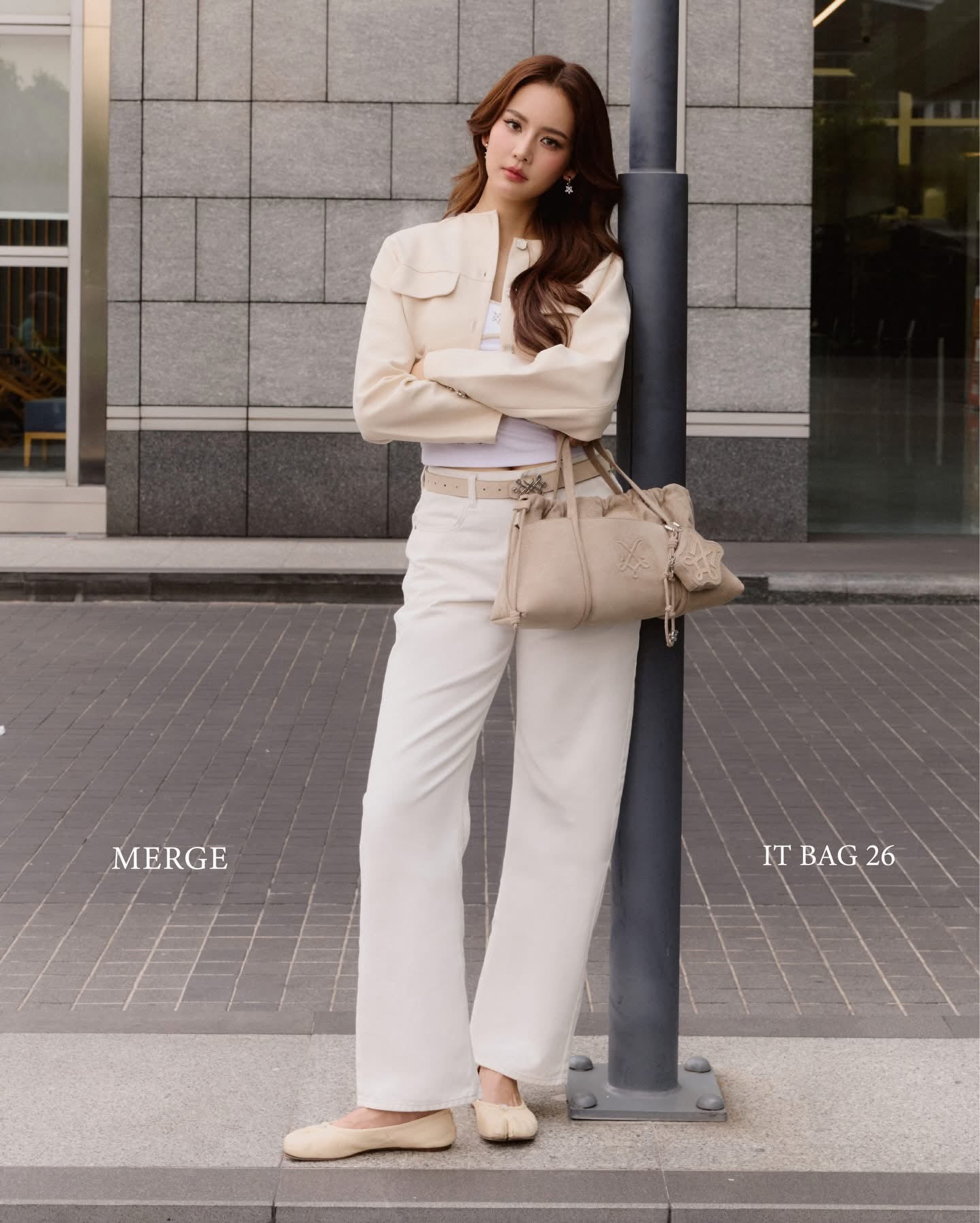 (Pre-order 7-10 วัน )Merge It Bag 26 (new color) Color : Clay Stone สีขาวหนังกลับ 🤍