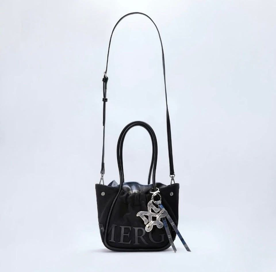 𝐌𝐞𝐫𝐠𝐞 𝐀 𝐃𝐚𝐲 𝐁𝐚𝐠 𝐌𝐞𝐝𝐢𝐮𝐦 Mini