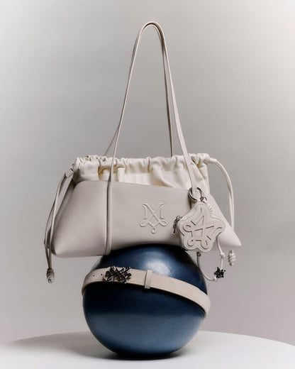 (Pre-order 7-10วัน )Merge It Bag 26 สี Cloud Dancer 🤍 สีขาวหนังเงา