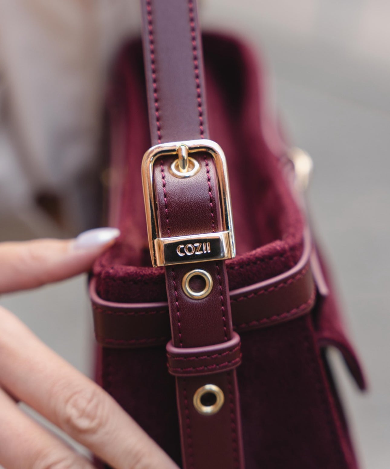 พร้อม ส่ง Cozii bag : Alice Suede (หนังกลับ) สีไวน์แดง