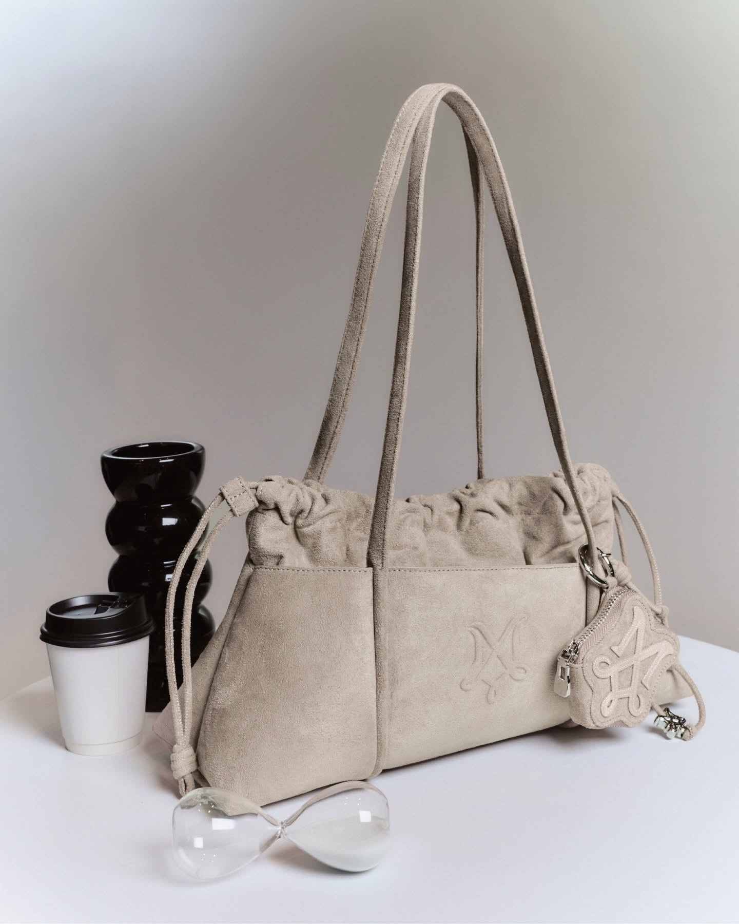 (Pre-order 7-10 วัน )Merge It Bag 26 (new color) Color : Clay Stone สีขาวหนังกลับ 🤍