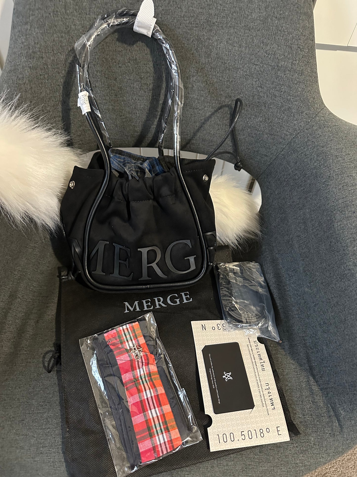 𝐌𝐞𝐫𝐠𝐞 𝐀 𝐃𝐚𝐲 𝐁𝐚𝐠 𝐌𝐞𝐝𝐢𝐮𝐦 Mini