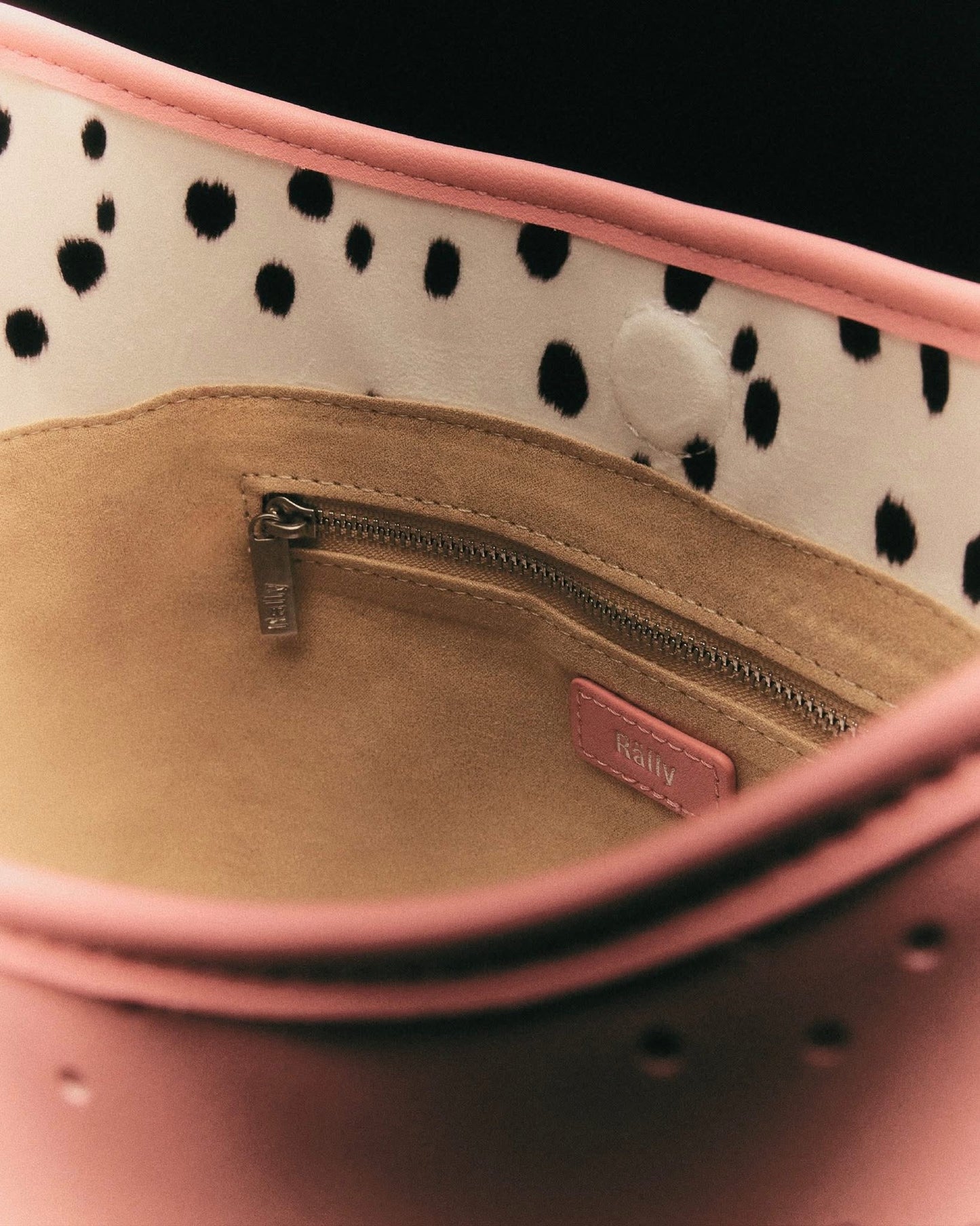 พร้อมส่ง Rally Loop Bag (Valentine’s Limited) - Lover 💗